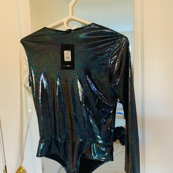 Top - Picture 2 of 2